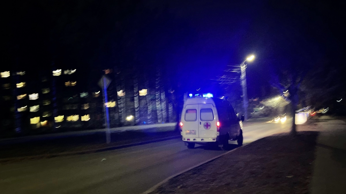 В Кирово-Чепецке дедушка на мотоцикле угодил под машину и получил травмы