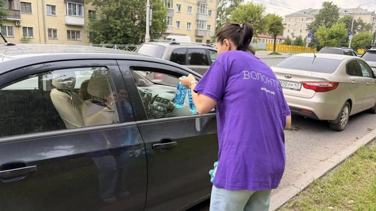 Увеличение поставок бензина, бесплатная вода и биотуалеты для автомобилистов: власти Кирова сделали новое заявление