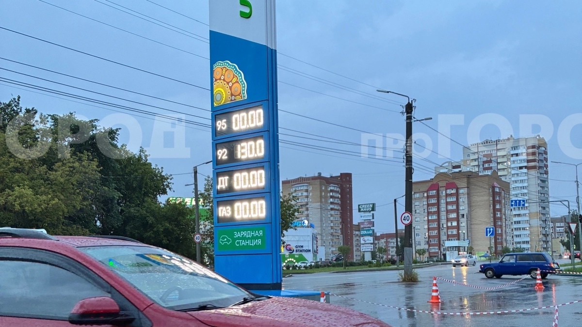Автовладельцы с "левым" баком - в отдельную очередь, а чиновники - в общую: как обстоят дела с топливным кризисом в Кировской области