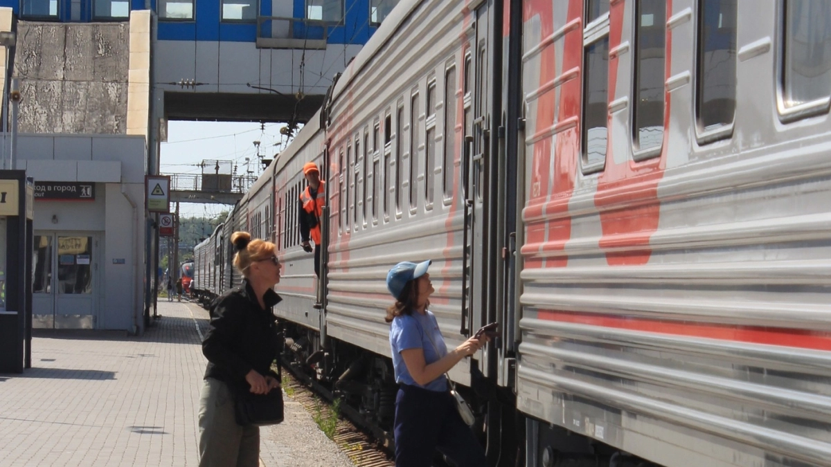 РЖД приостановили продажу билетов на южные поезда: когда откроют и что делать пассажирам