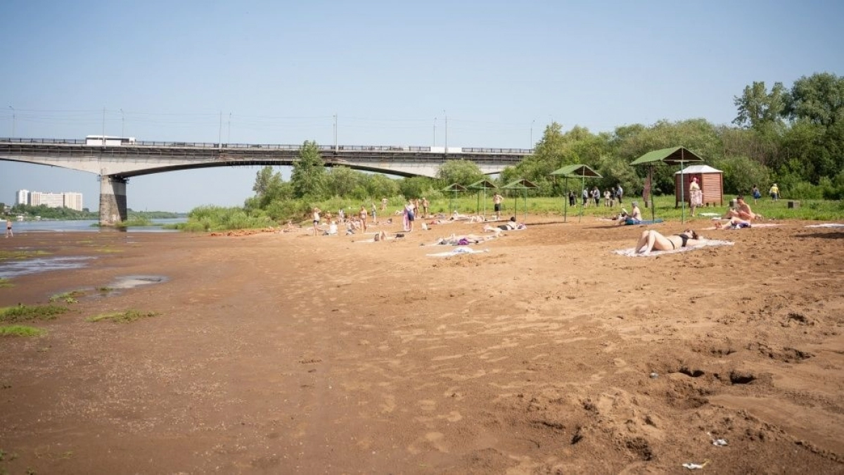 В Кирове после подтопления открыли городской пляж на реке Вятке