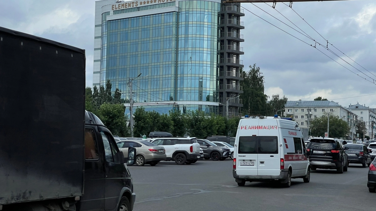 В Кирове прошла церемония прощания с тремя погибшими при атаке на предприятие