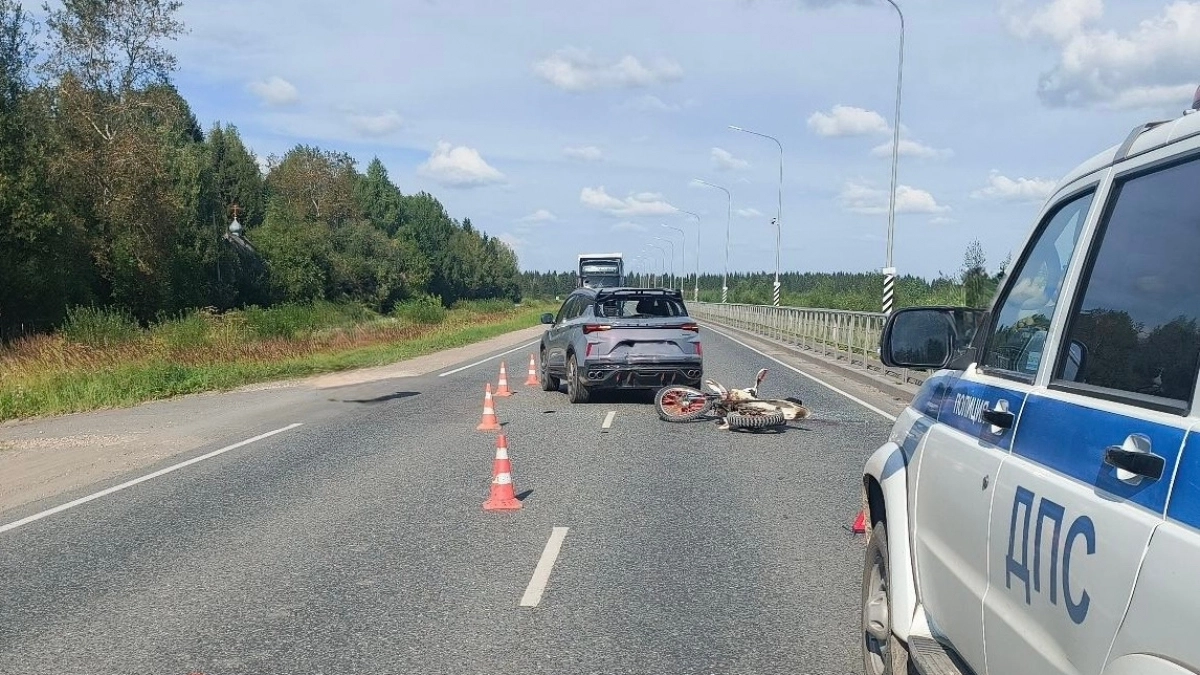 В Омутнинске мотоциклист потерял кровь после страшного ДТП с легковушкой