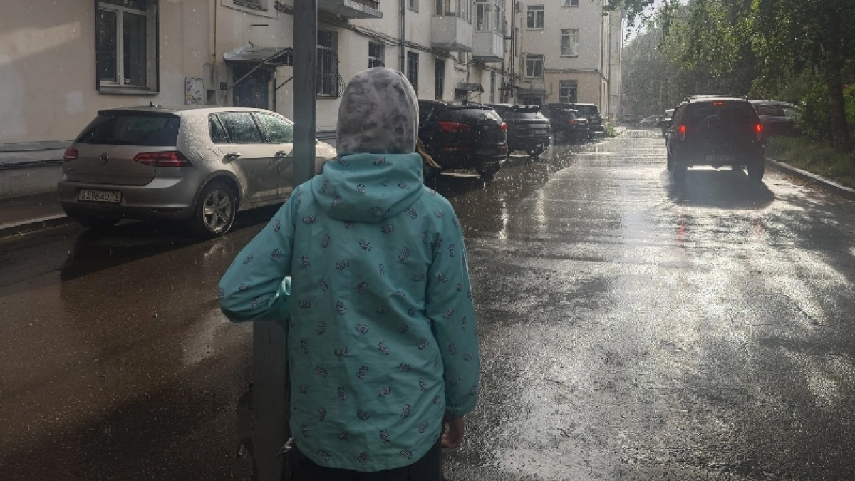 Град и шквальный ветер обрушатся на Киров