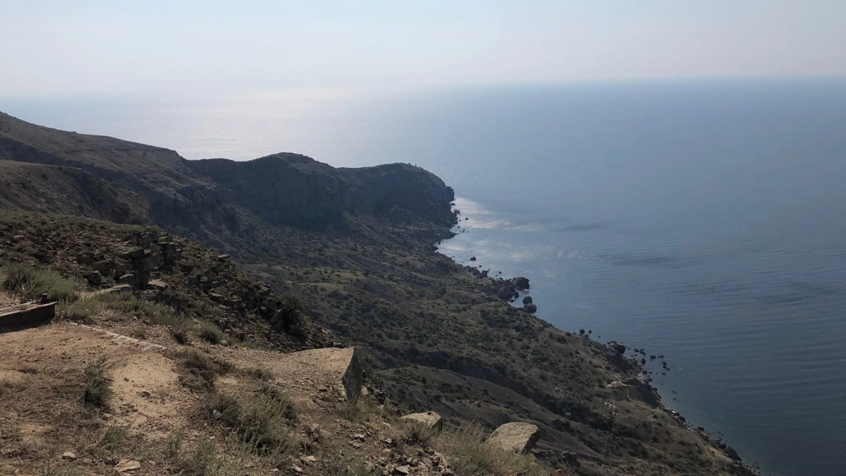 Забытый город в Крыму: море и природа есть, но жителей почти нет – и вот почему