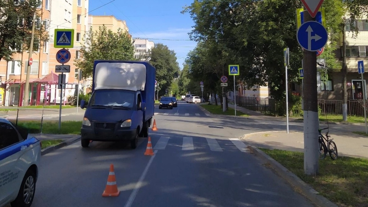 В Кирове школьник 10 лет попал под фургон на пешеходном переходе