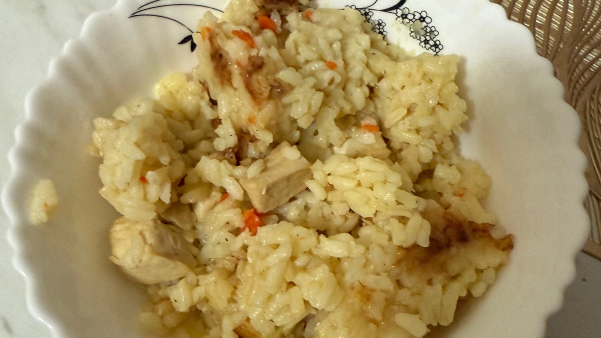 Запомните простое правило для вкусного плова: что жарится первым - лук или мясо