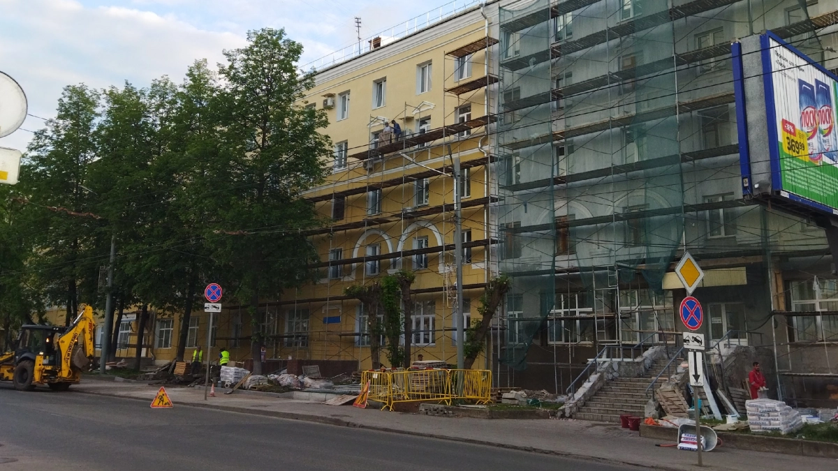 "Дважды нарушила предписания": в Кирове наказали УК за ненадлежащее содержание 5 домов