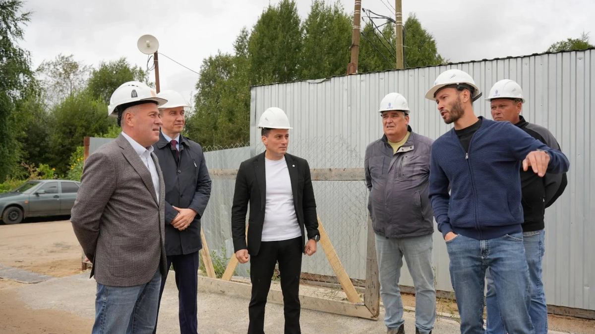 Согомон Аракелян держит на контроле строительство школы на Торфяной