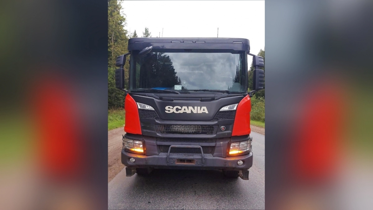 В Кирове дедушка на велосипеде оказался под колесами грузовика