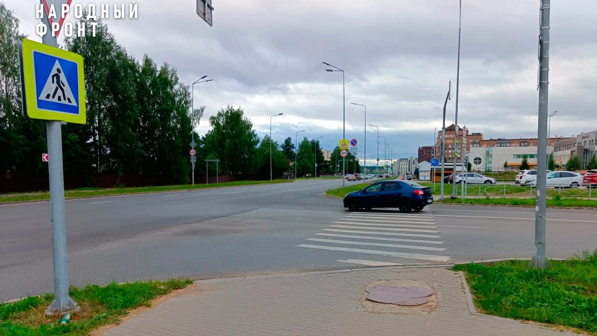 В Кирове дети рискуют жизнью, переходя дорогу у одной из городских школ
