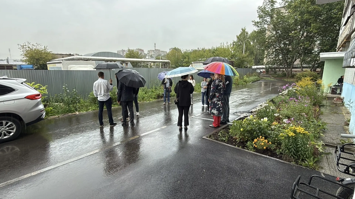 Новые проезды, парковки и тротуары появились сразу в трех дворах Кирова