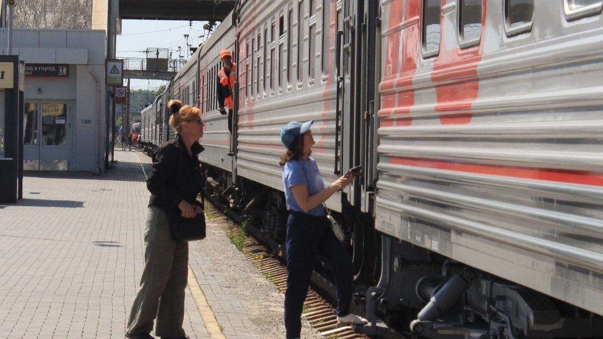 В РЖД приняли решение – к столику больше не пустят: в новых вагонах все будет по-другому