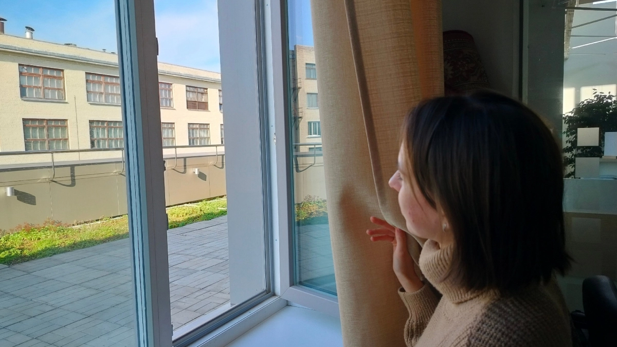 Не тряпка и не химия: 2 пакетика в воду — и окна чистые до глубокой осени без пыли и разводов