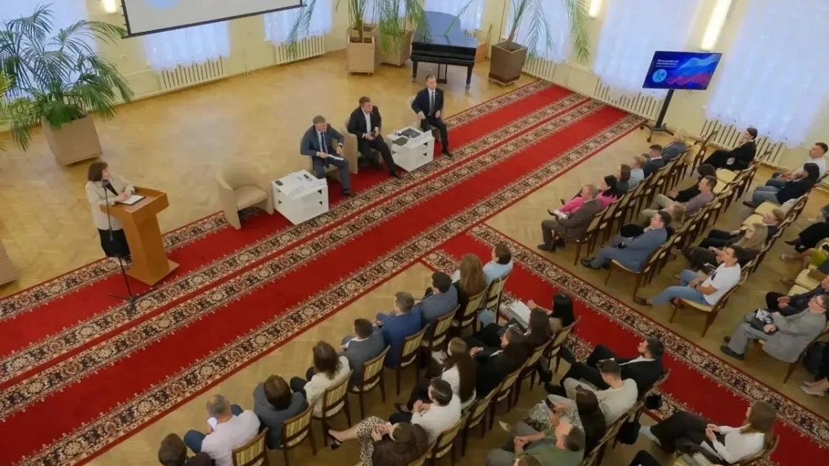 Наставничество в политике: как Ирина Морозова помогает молодым парламентариям найти свой путь