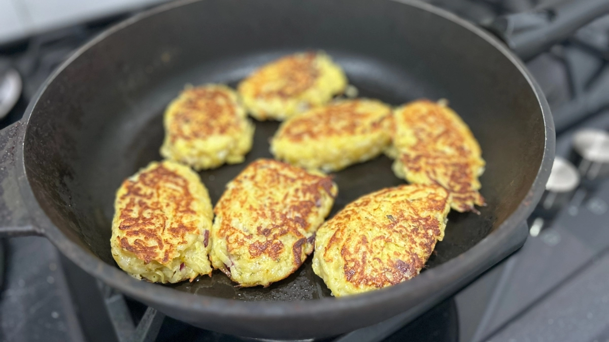 Друзья из Армении научили очень вкусно готовить кабачки - делаю 2-3 раза в неделю и даже не надоедает