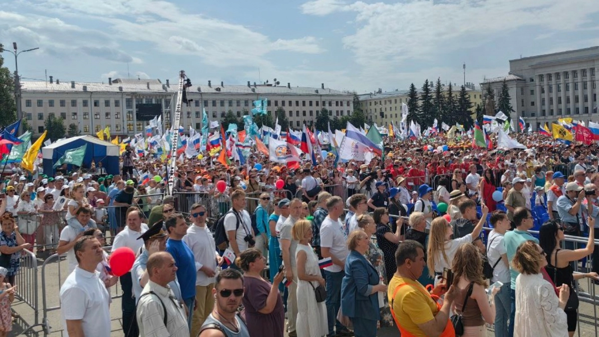 В Кирове из-за угрозы безопасности перенесли мероприятия на Театральной площади
