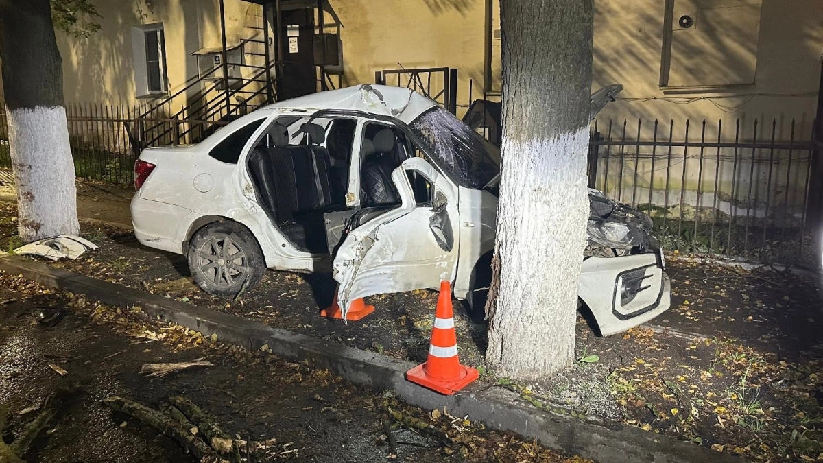 В Кирове у здания следственного изолятора произошла серьезная авария