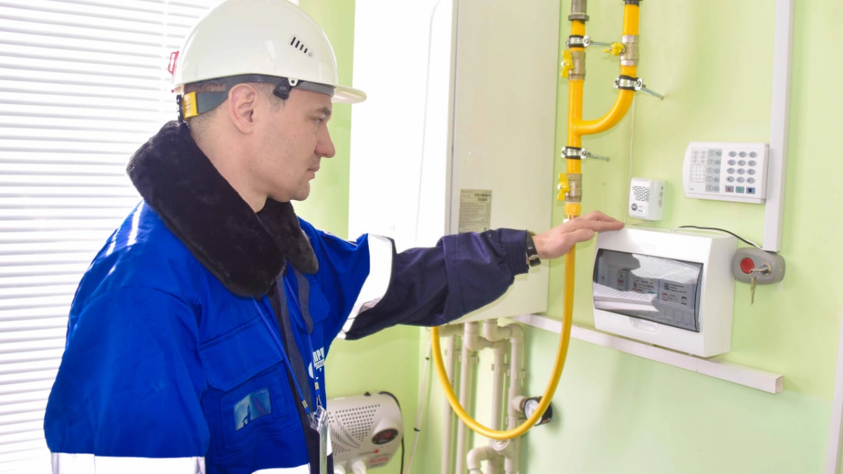 Кировские газовики напоминают о необходимости подготовки газового оборудования перед началом отопительного сезона
