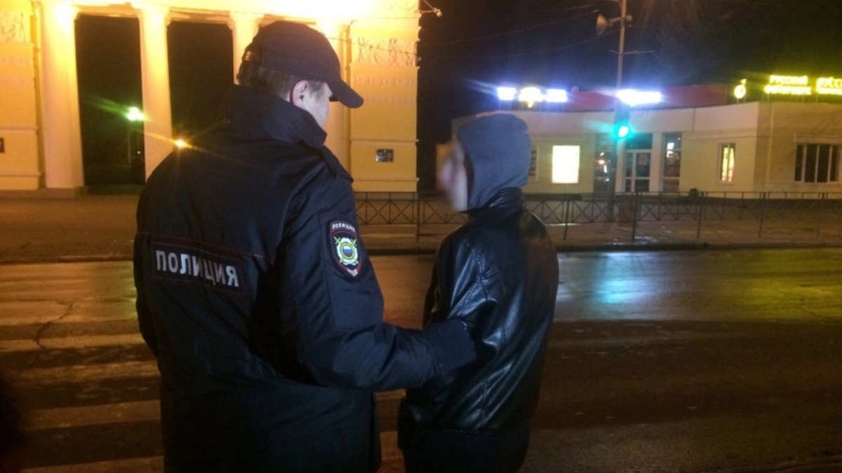20-летний кировчанин несколько дней спаивал своего 14-летнего товарища