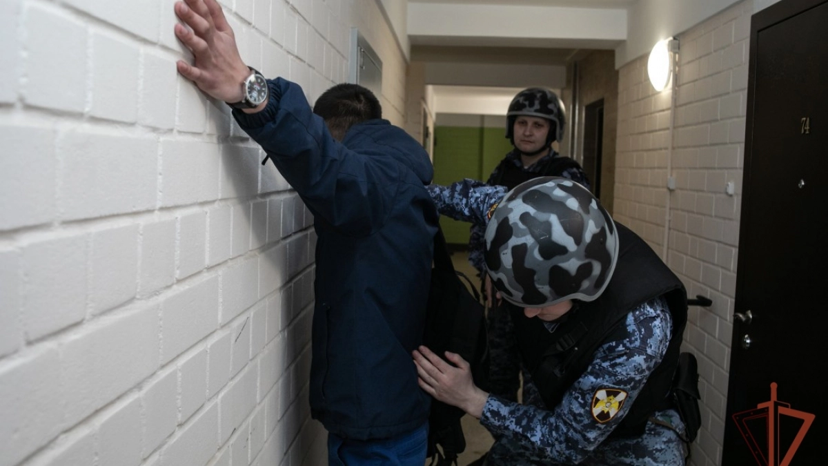 В Кирове 25-летний посетитель сауны устроил пьяный дебош: оказалось, что его давно ищет полиция