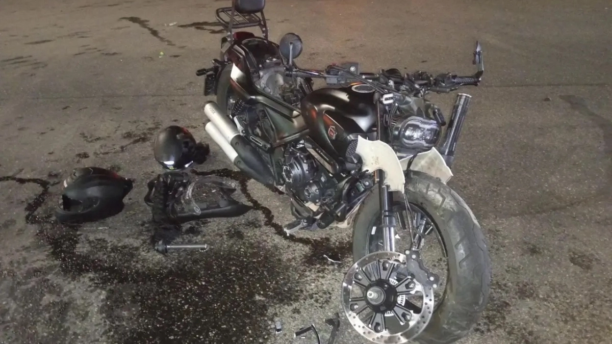 В Кирове два человека попали в больницу после жесткого ДТП с мотоциклом