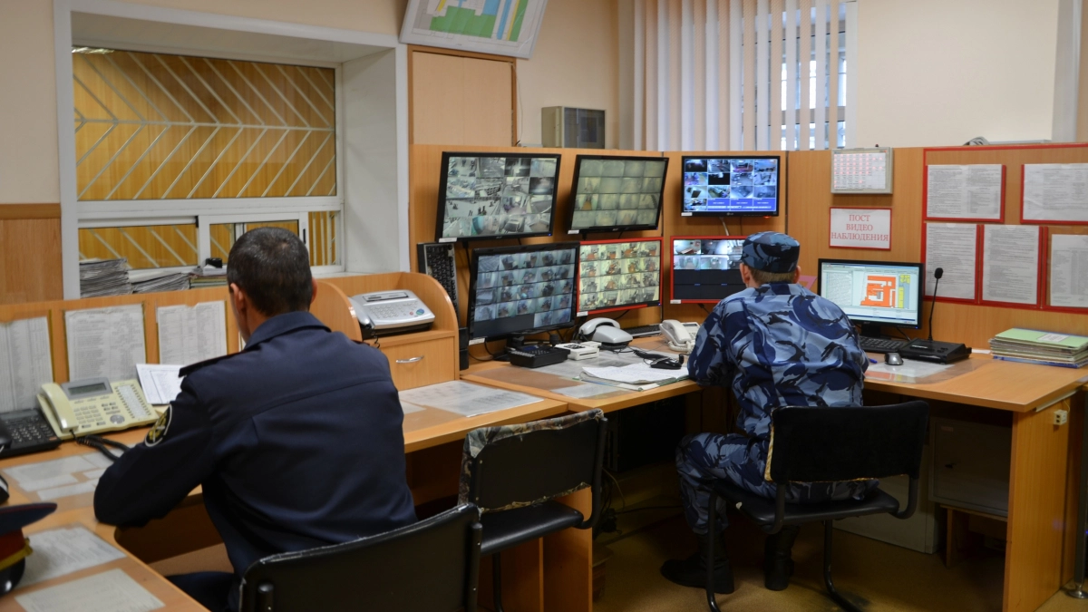 Шесть запрещенных предметов пытались передать заключенному кировской колонии
