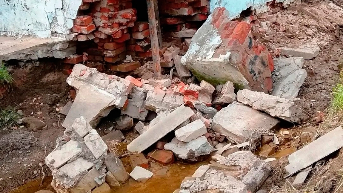 В Зуевском районе отремонтировали дом, который начал разрушаться после дождей