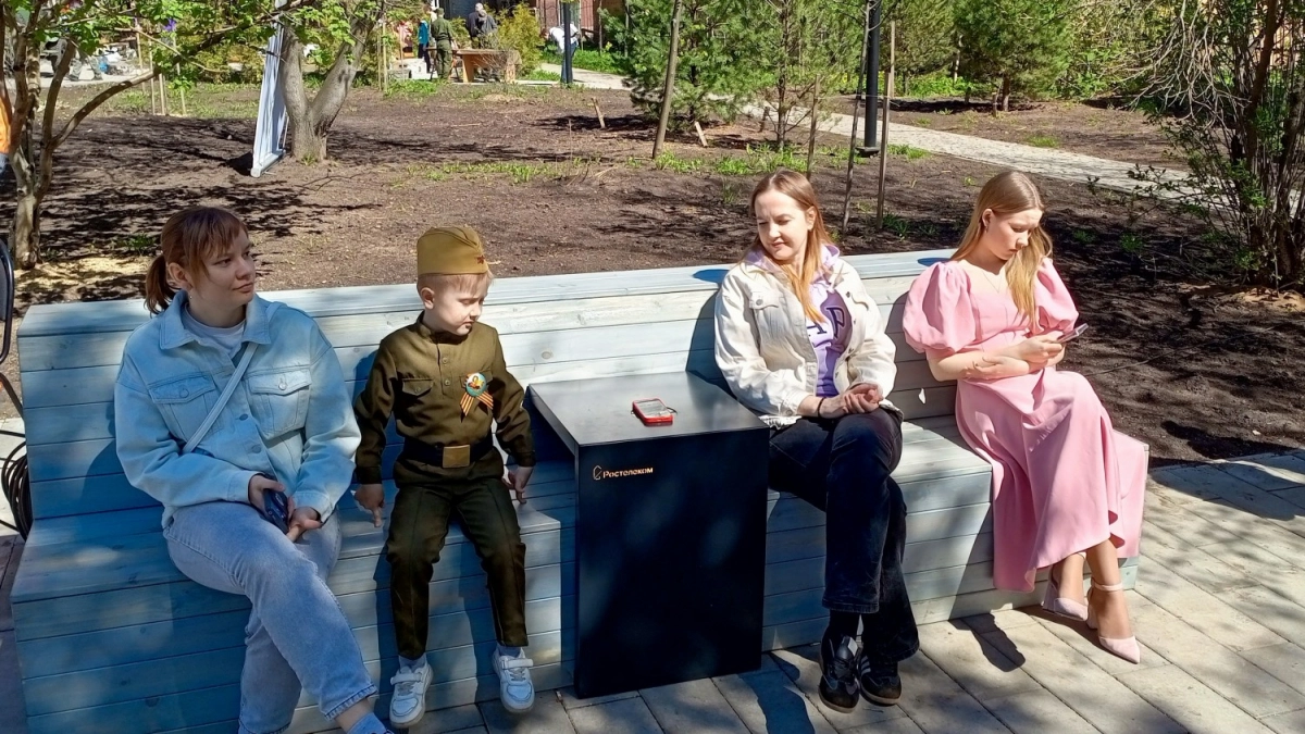 "Ростелеком" установил умные скамейки в Кирове и Слободском