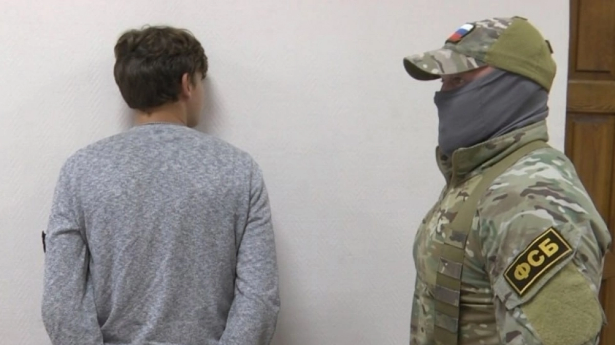 Житель Кирова получил девять лет за переводы основателю запрещенной организации