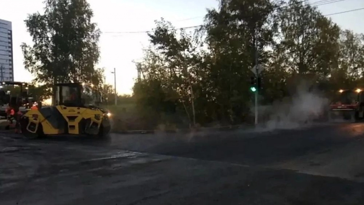 В Кирове заасфальтировали обочины на улицах Московской и Потребкооперации