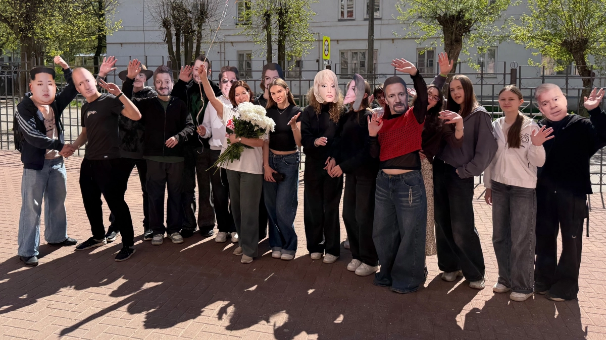 "С днем рождения меня поздравляли Лепс и Аллегрова": учительница английского кировской гимназии о необычном подарке
