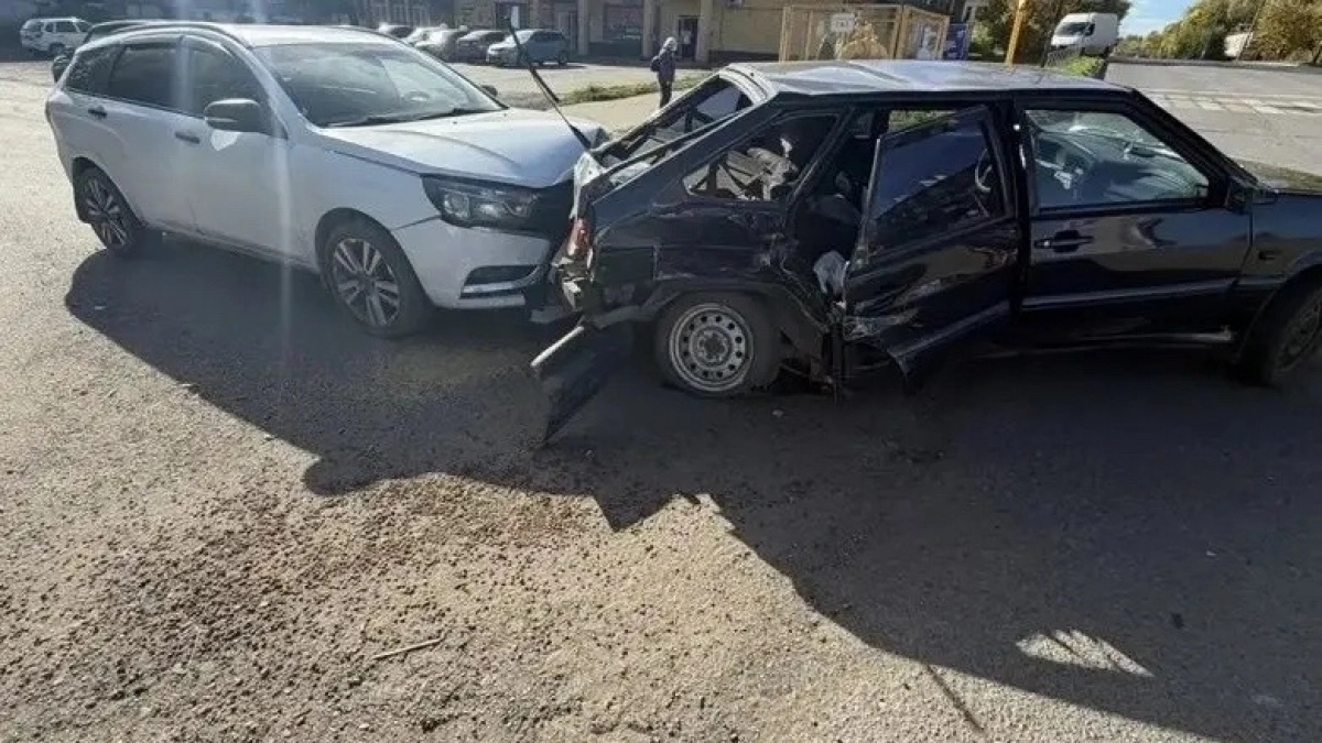 Две женщины пострадали в массовой аварии в центре Котельнича