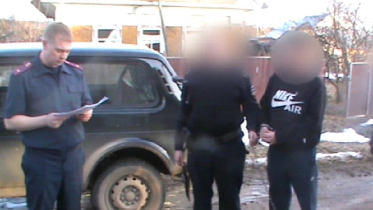 В Подосиновском районе прошел суд над признавшимся в убийстве отца мужчиной