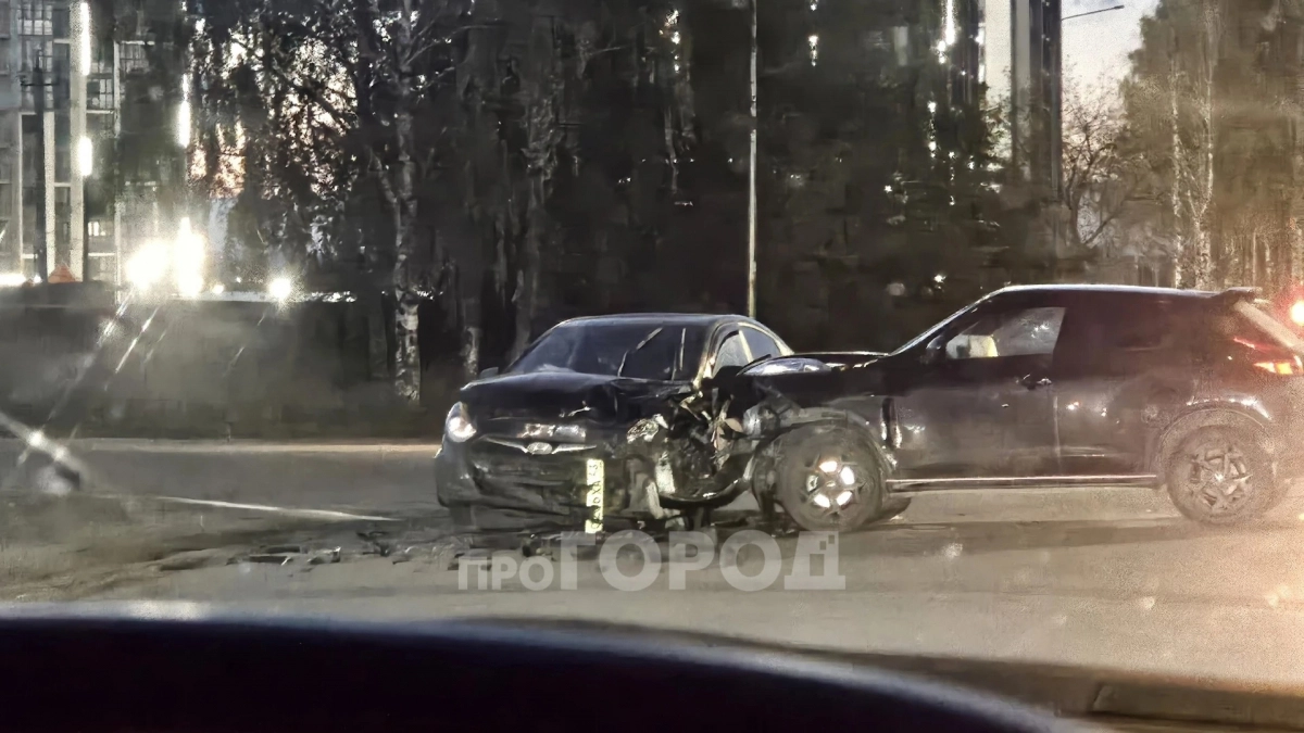 Три человека получили травмы в аварии на выезде из Кирова