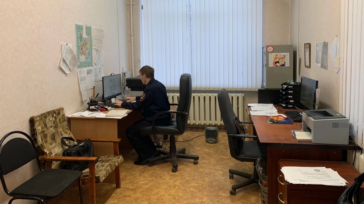 В Кирове школьник проник в чужой дом и скрылся с четырьмя парами обуви