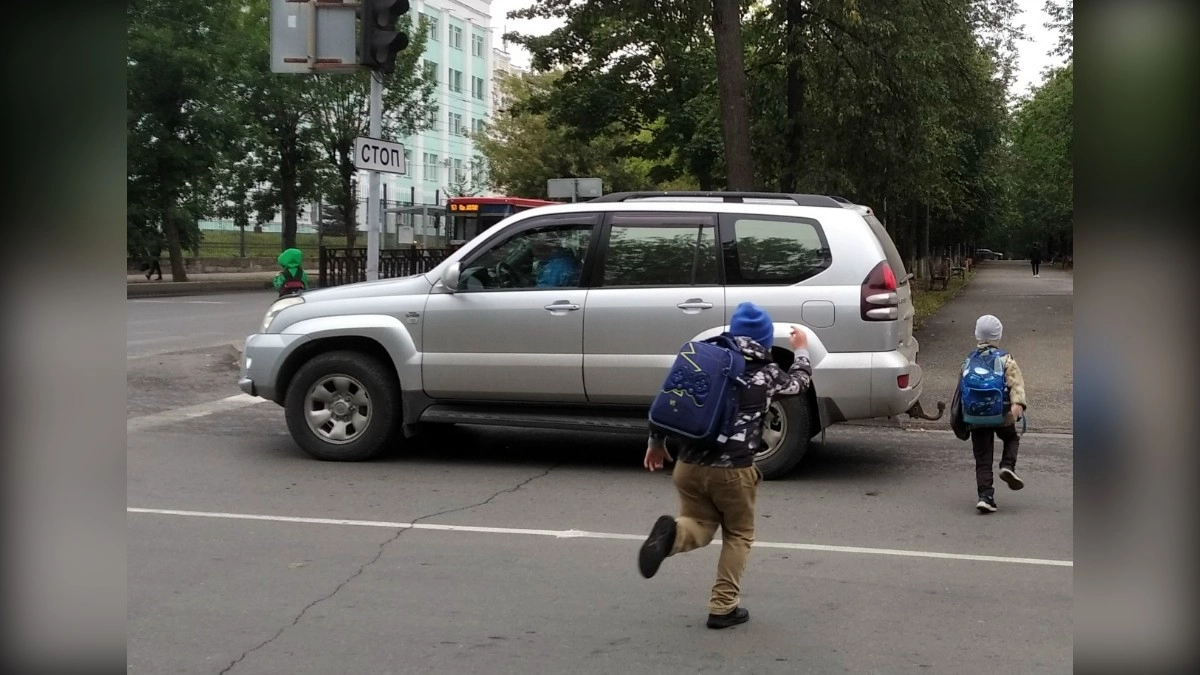На дорогах Кирова в сентябре под колеса машин попали 13 детей