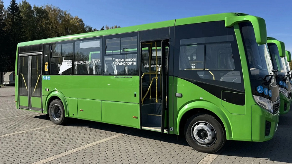 В Кирове частные перевозчики выведут на маршруты пять новых зеленых автобусов