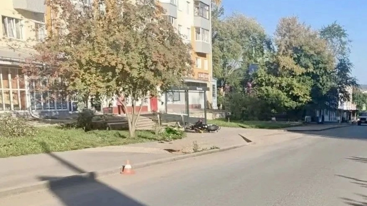 В Вятских Полянах медики не смогли спасти разбившегося на тротуаре байкера