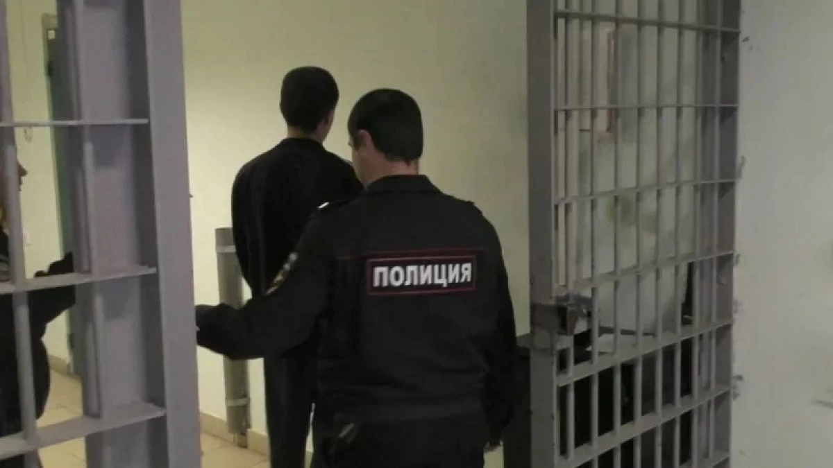 В Куменах мужчина выставил на продажу кустарный пистолет и поплатился свободой