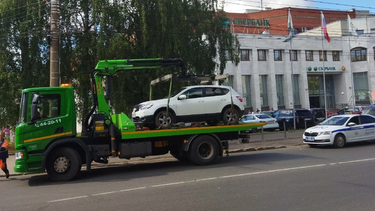В Кирове хотят разрешить эвакуировать машины без участия Госавтоинспекции