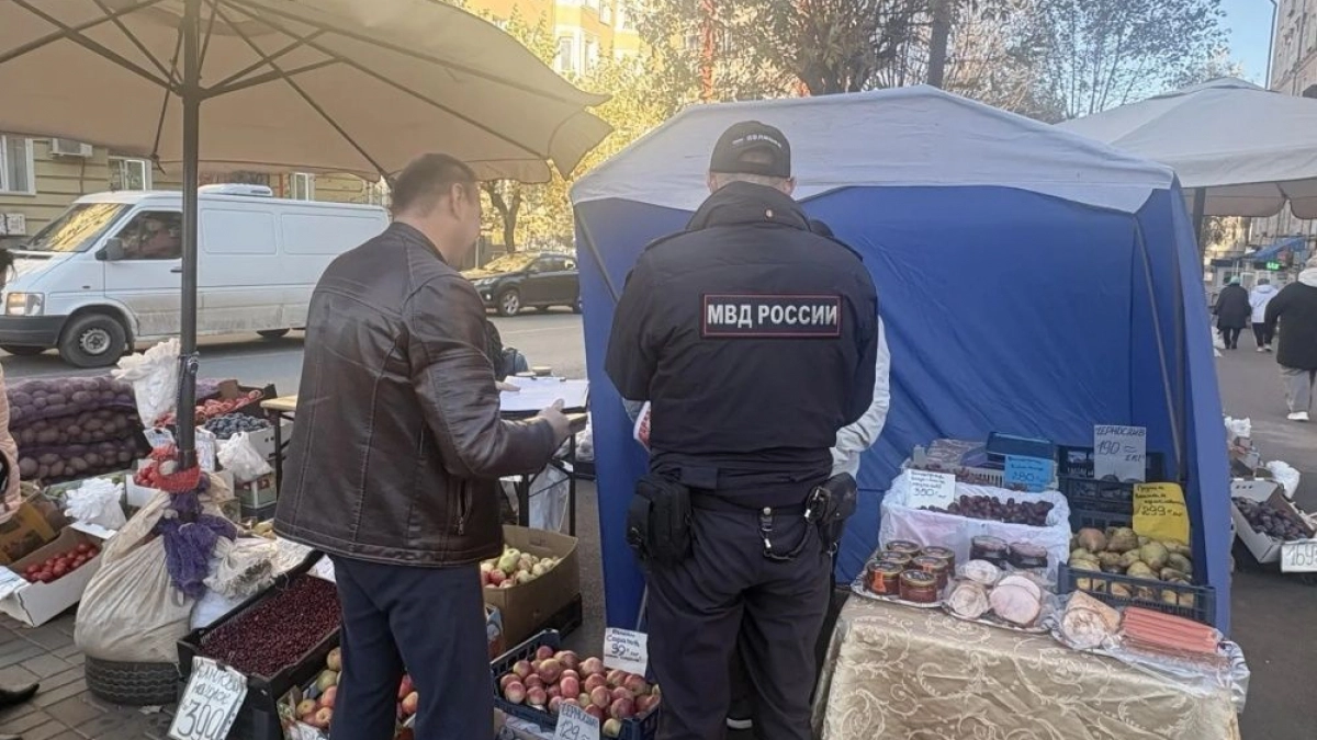 В Кирове снова разогнали продавцов-нелегалов с палатками