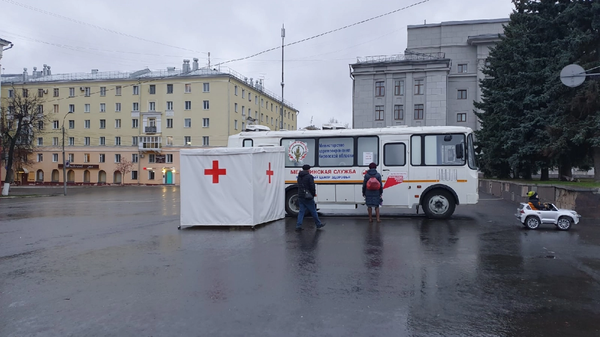 Более 90 тысяч доз вакцины против гриппа направлено в поликлиники Кировской области
