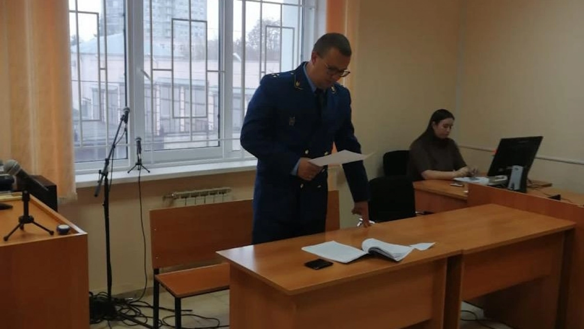 В Лебяжье чиновник из администрации по закону ответил за свое равнодушие
