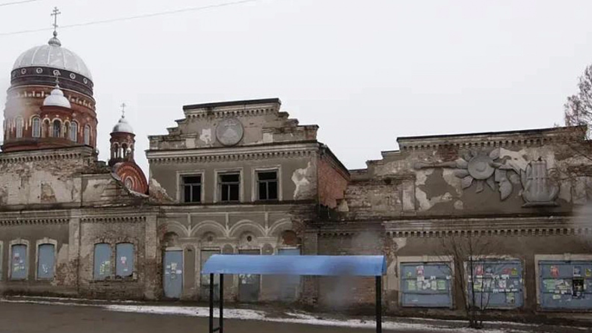 Аварийное историческое здание театра в Уржуме выставили на торги
