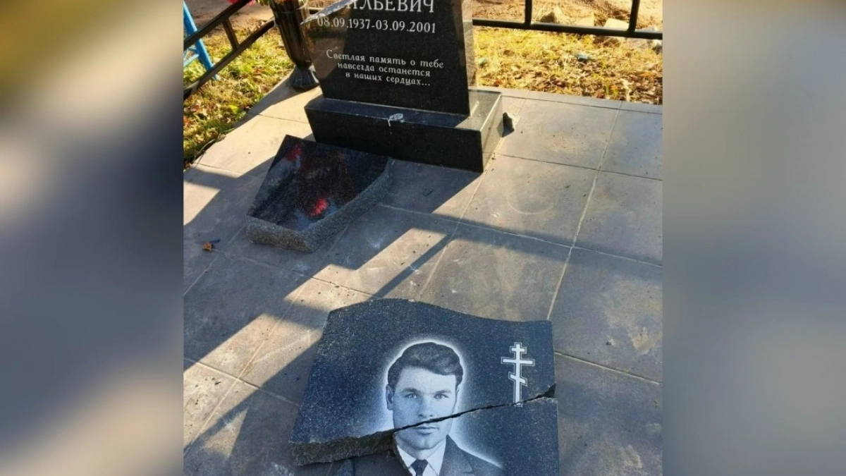 "Довели матерей до слез": в Кировской области дети разгромили часть кладбища