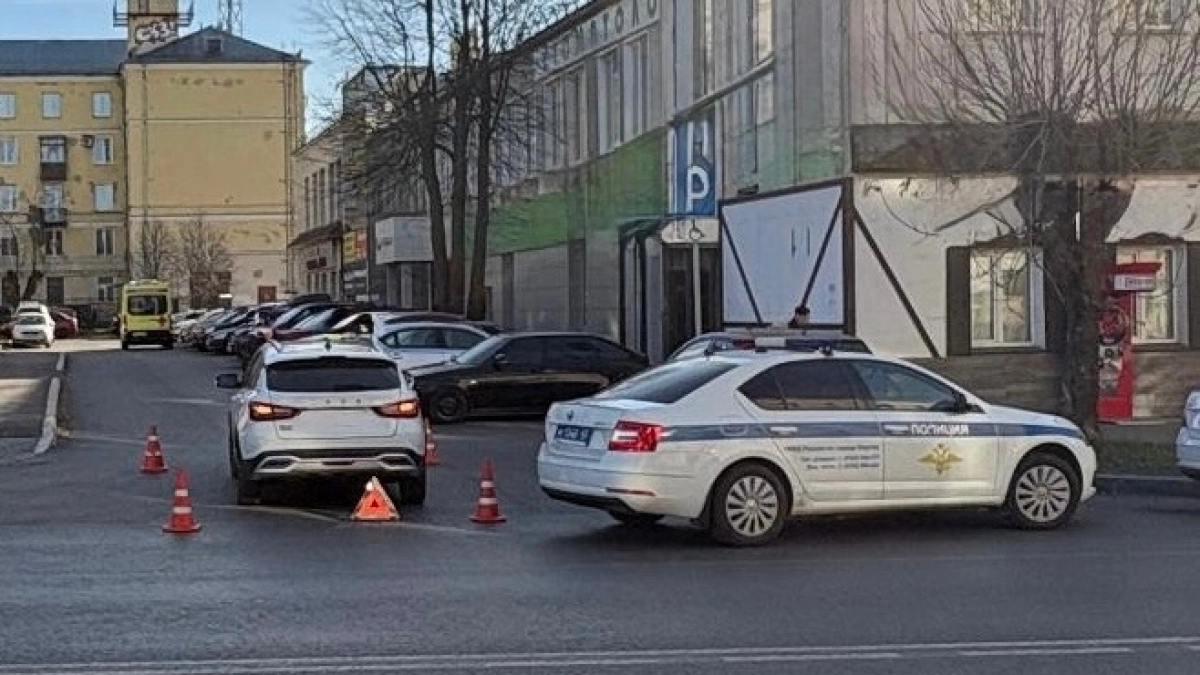 В Кирове 88-летняя женщина попала под машину и выжила