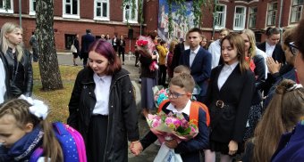 "Страшно в школу отпускать": после трагедии в Ижевске кировчане боятся за жизни детей