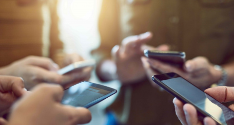 Защита Т2 от взлома аккаунтов: SMS-коды от Госуслуг и банка ВТБ будут поступать с задержкой