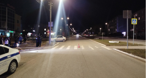 В Кирове после наезда на женщину мотоциклист скрылся с места аварии
